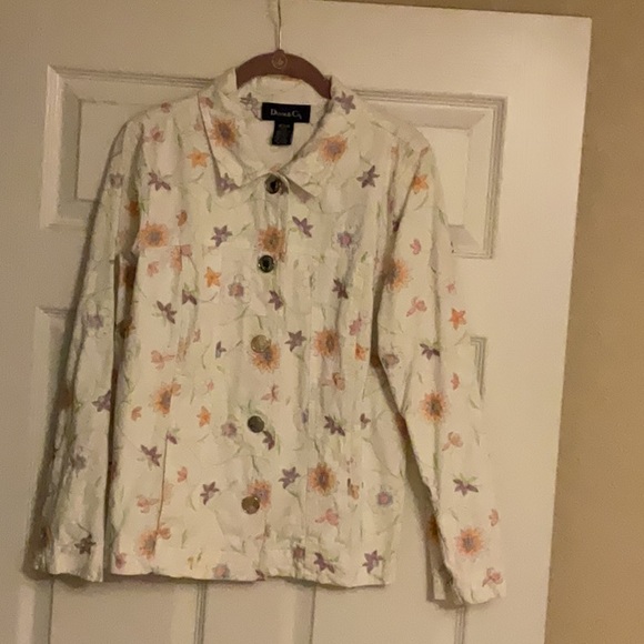 Denim & Co Jean Jacket. - Picture 3 of 5